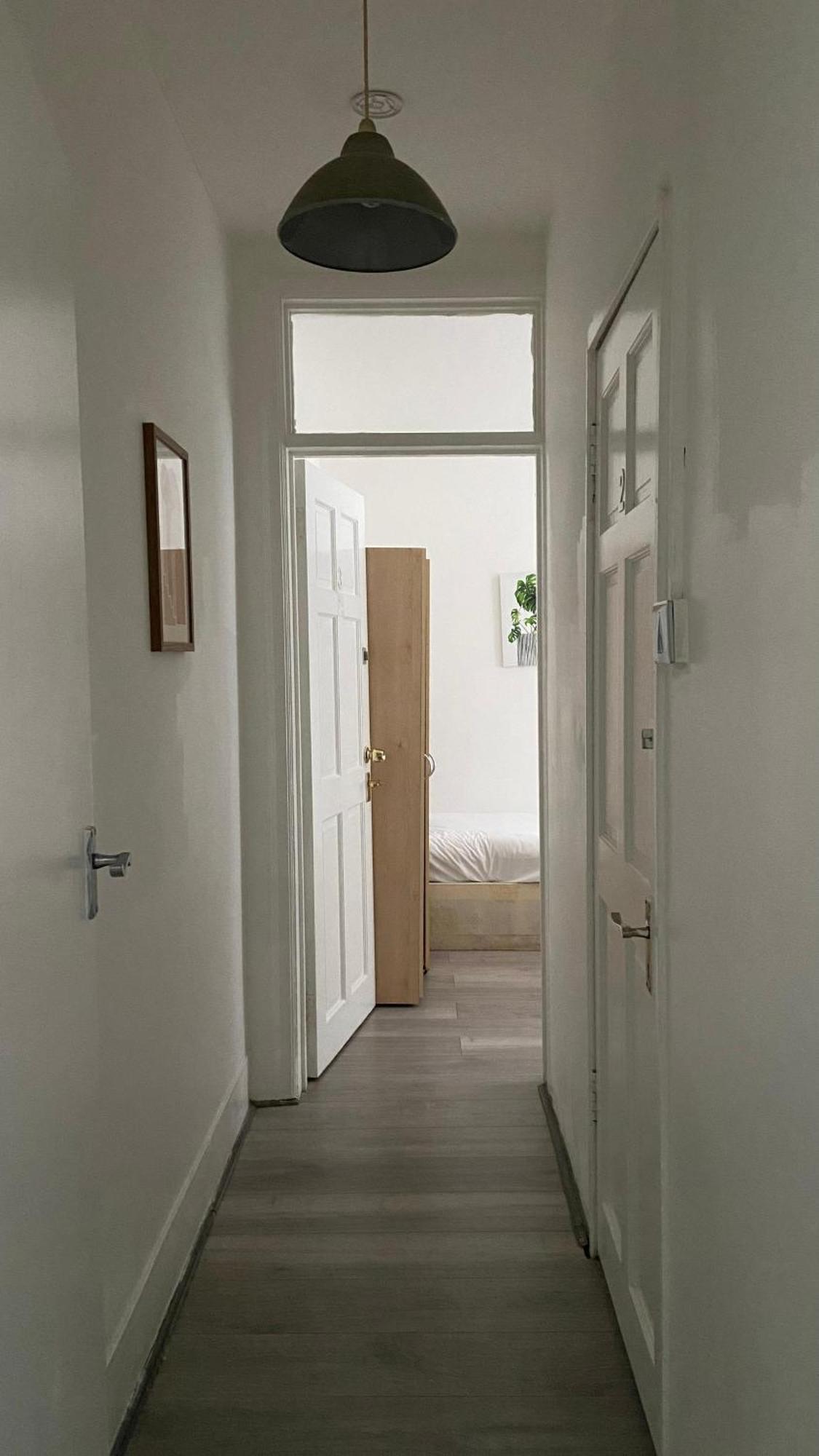 Lovely Ground Floor Miles Apart Apartment Londra Exterior foto